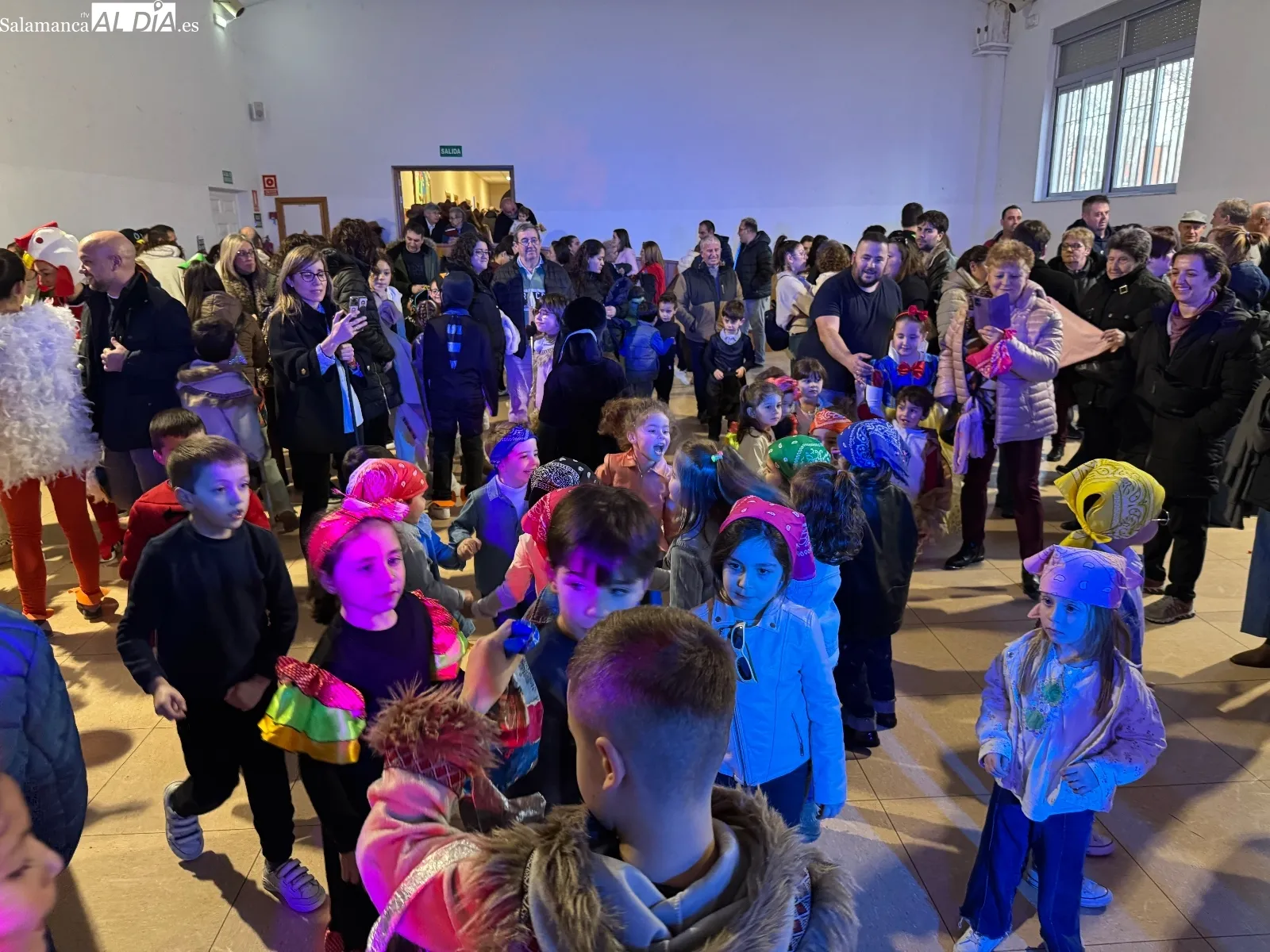 Foto 6 - Multitudinario y colorido Festival de Carnaval Vicenciano en el Colegio La Encarnaci&oacute;n