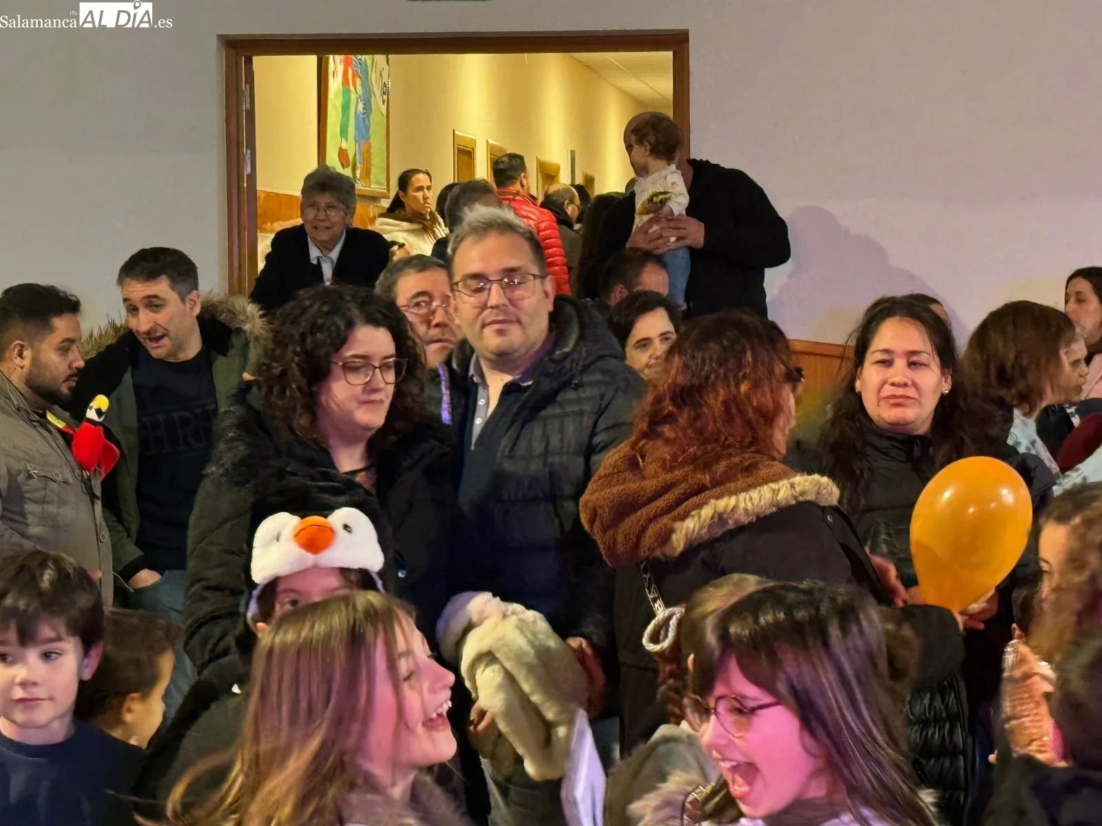 Foto 4 - Multitudinario y colorido Festival de Carnaval Vicenciano en el Colegio La Encarnaci&oacute;n