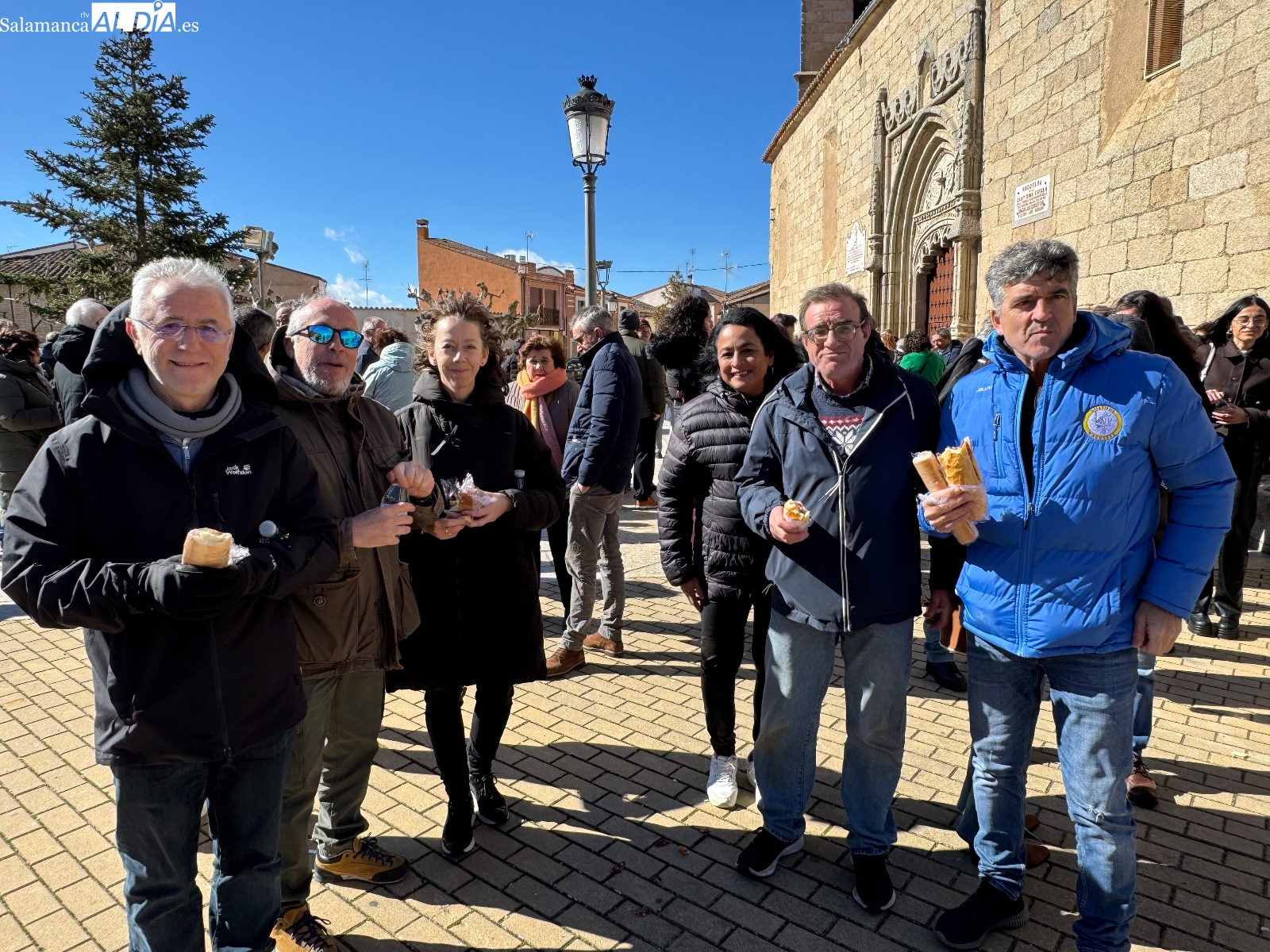 Macotera desafía al frío y vuelca su solidaridad masiva en la Operación Bocata 2026