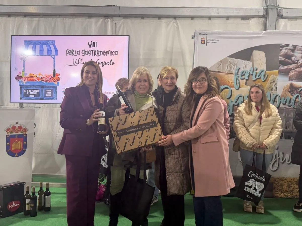 Foto 5 - Guijuelo inaugura la VIII Feria Gastron&oacute;mica con sabor portugu&eacute;s y premios a la cocina local (Fotos)
