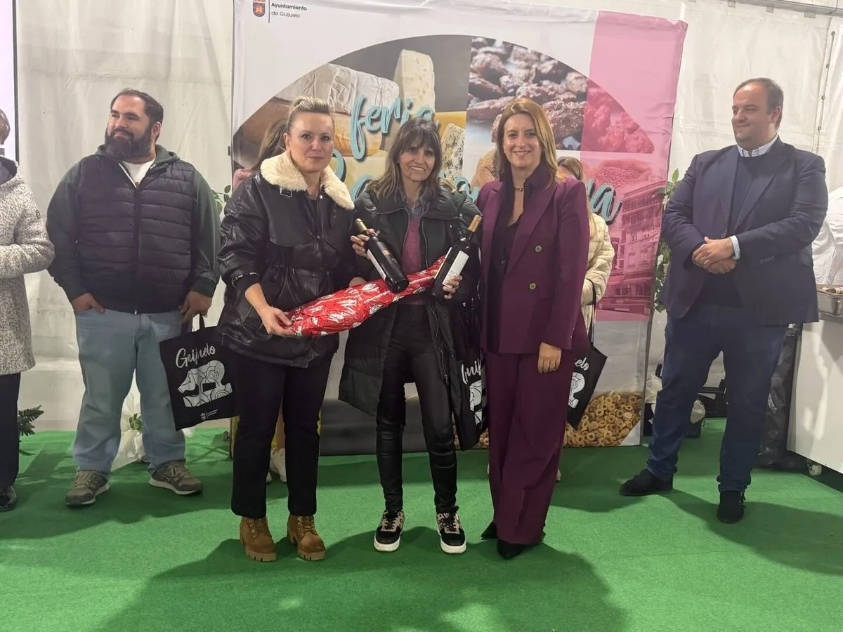 Foto 4 - Guijuelo inaugura la VIII Feria Gastron&oacute;mica con sabor portugu&eacute;s y premios a la cocina local (Fotos)