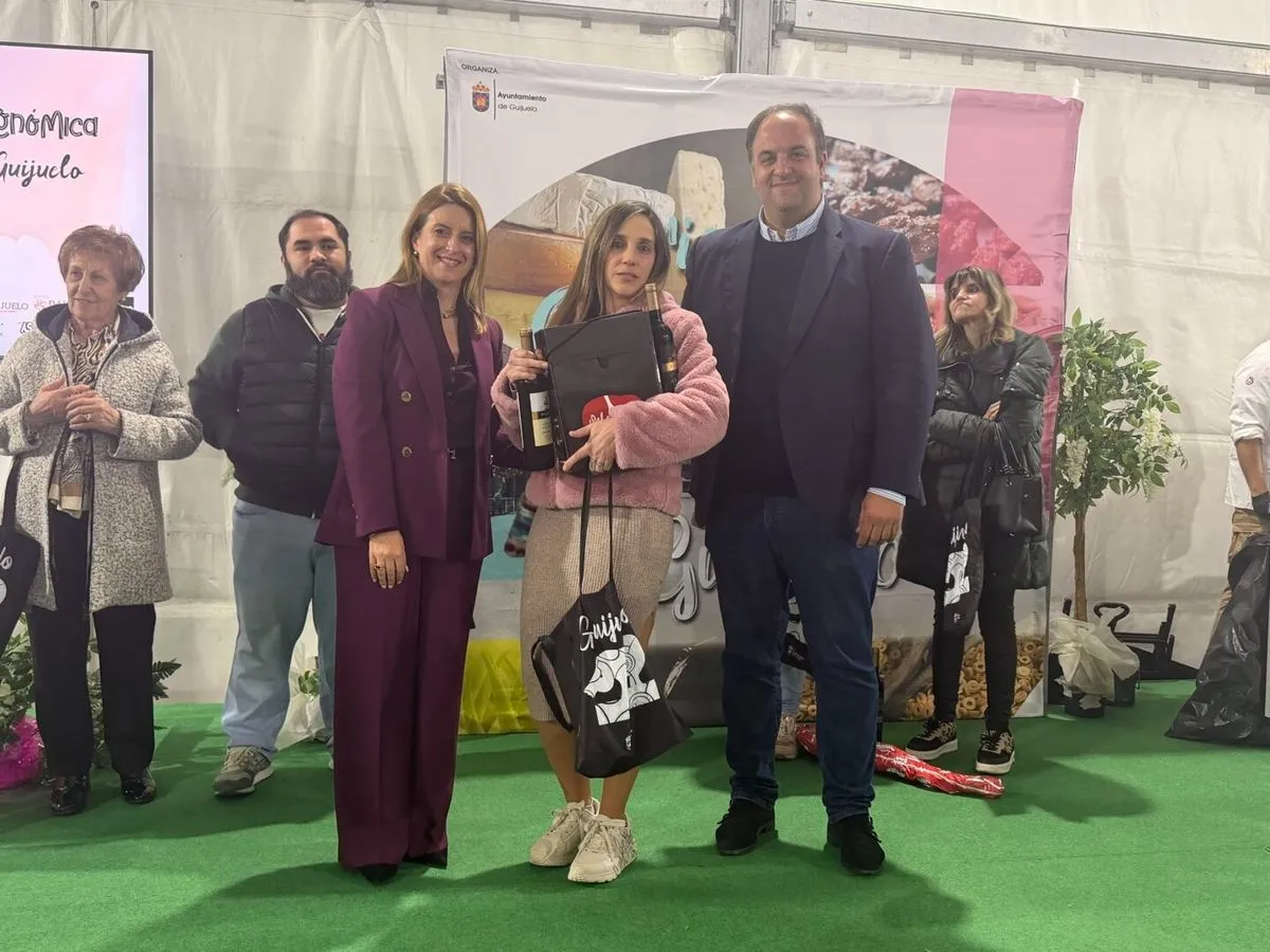 Foto 3 - Guijuelo inaugura la VIII Feria Gastron&oacute;mica con sabor portugu&eacute;s y premios a la cocina local (Fotos)