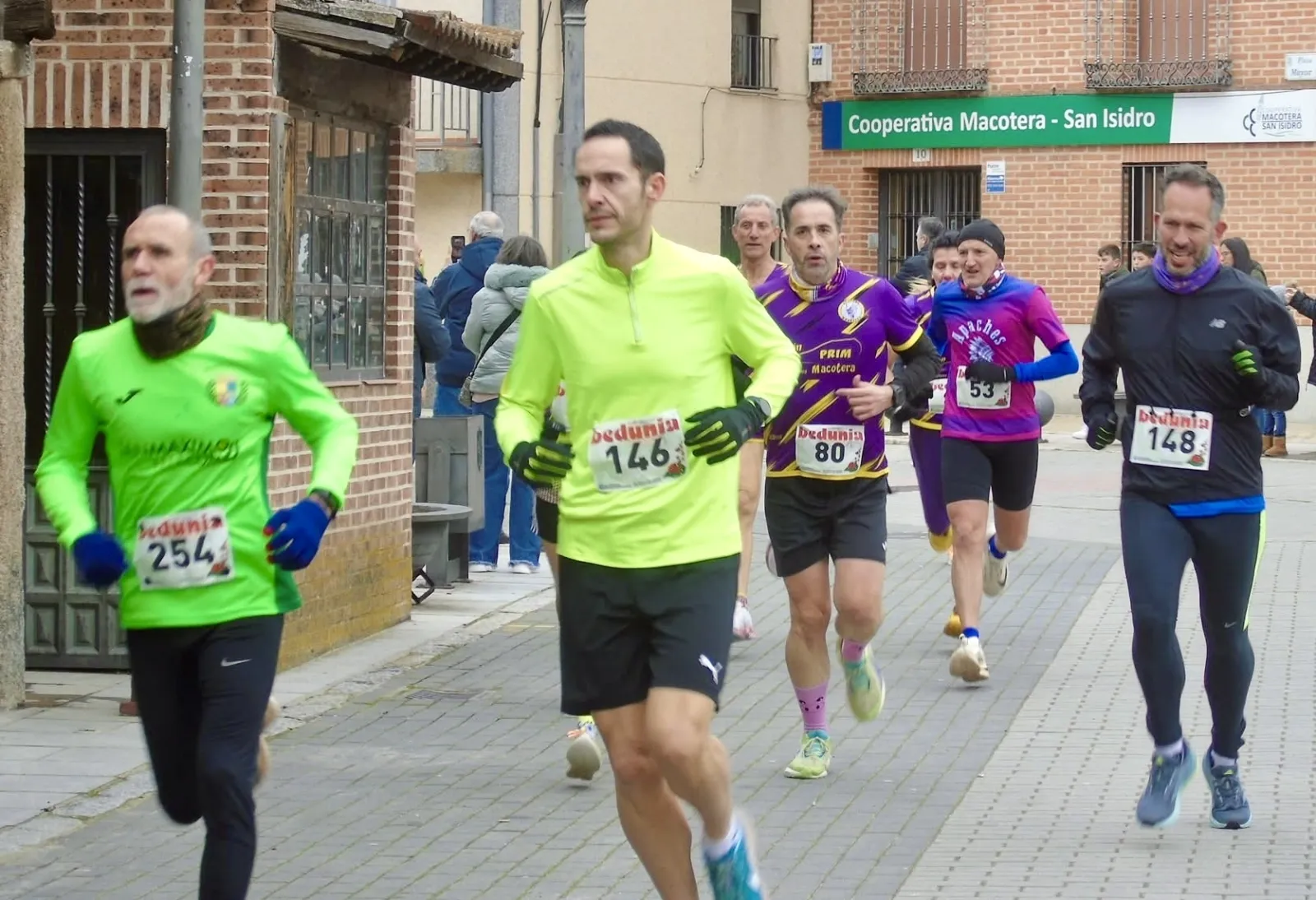 Foto 4 - Juan Bueno y Vega Casas coronan la XII Legua Villa de Macotera, la conocida &lsquo;carrera de las rosquillas&rsquo;