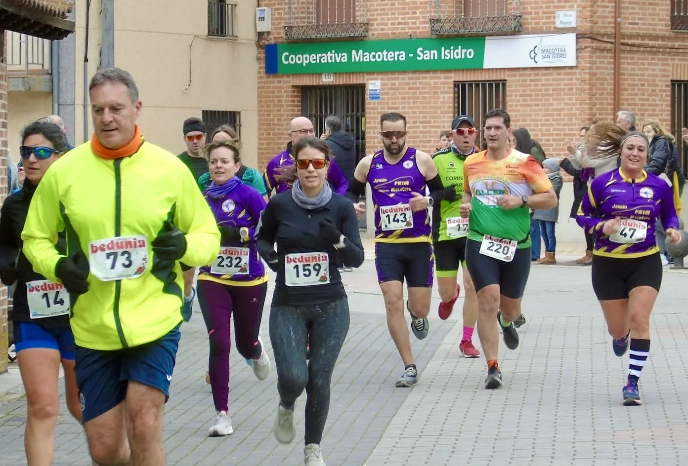 Foto 5 - Juan Bueno y Vega Casas coronan la XII Legua Villa de Macotera, la conocida &lsquo;carrera de las rosquillas&rsquo;