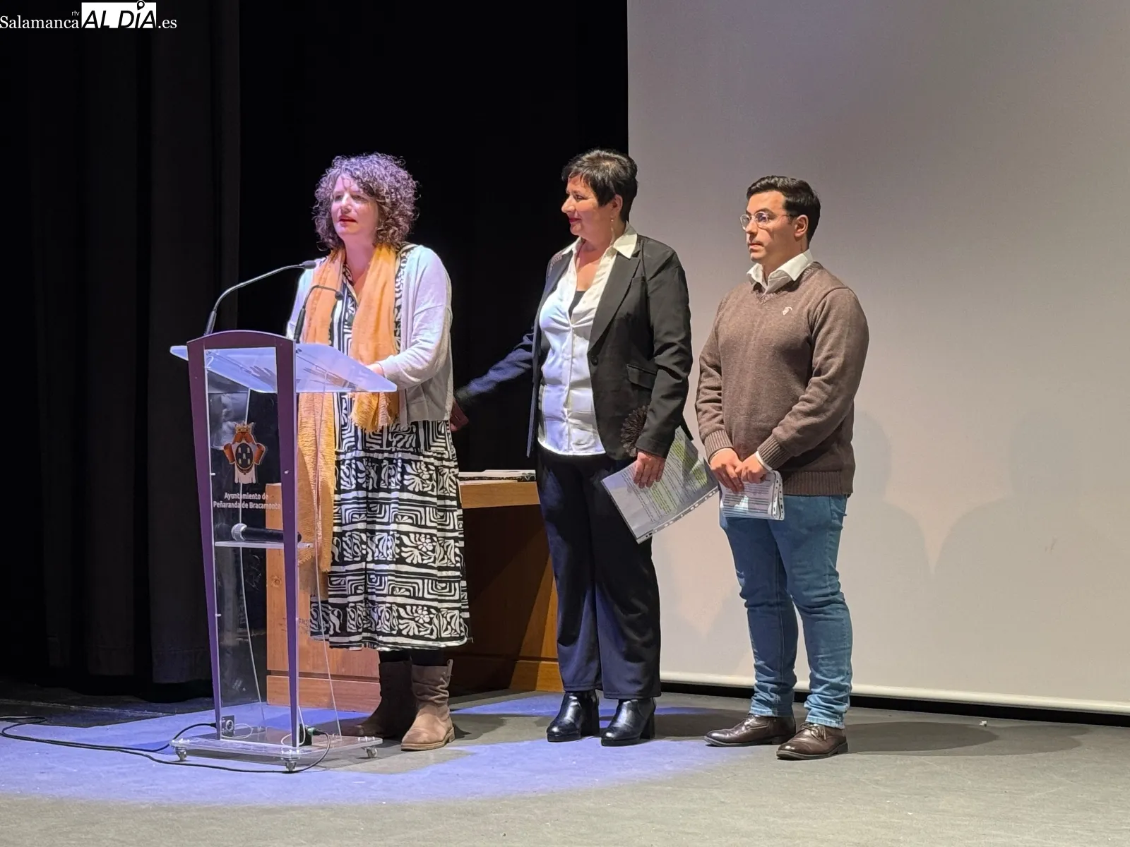 Foto 4 - Emotivo final para los programas de empleo sociosanitario y alba&ntilde;iler&iacute;a en pladur: &ldquo;hab&eacute;is puesto coraz&oacute;n, el resultado ha sido impecable&rdquo;