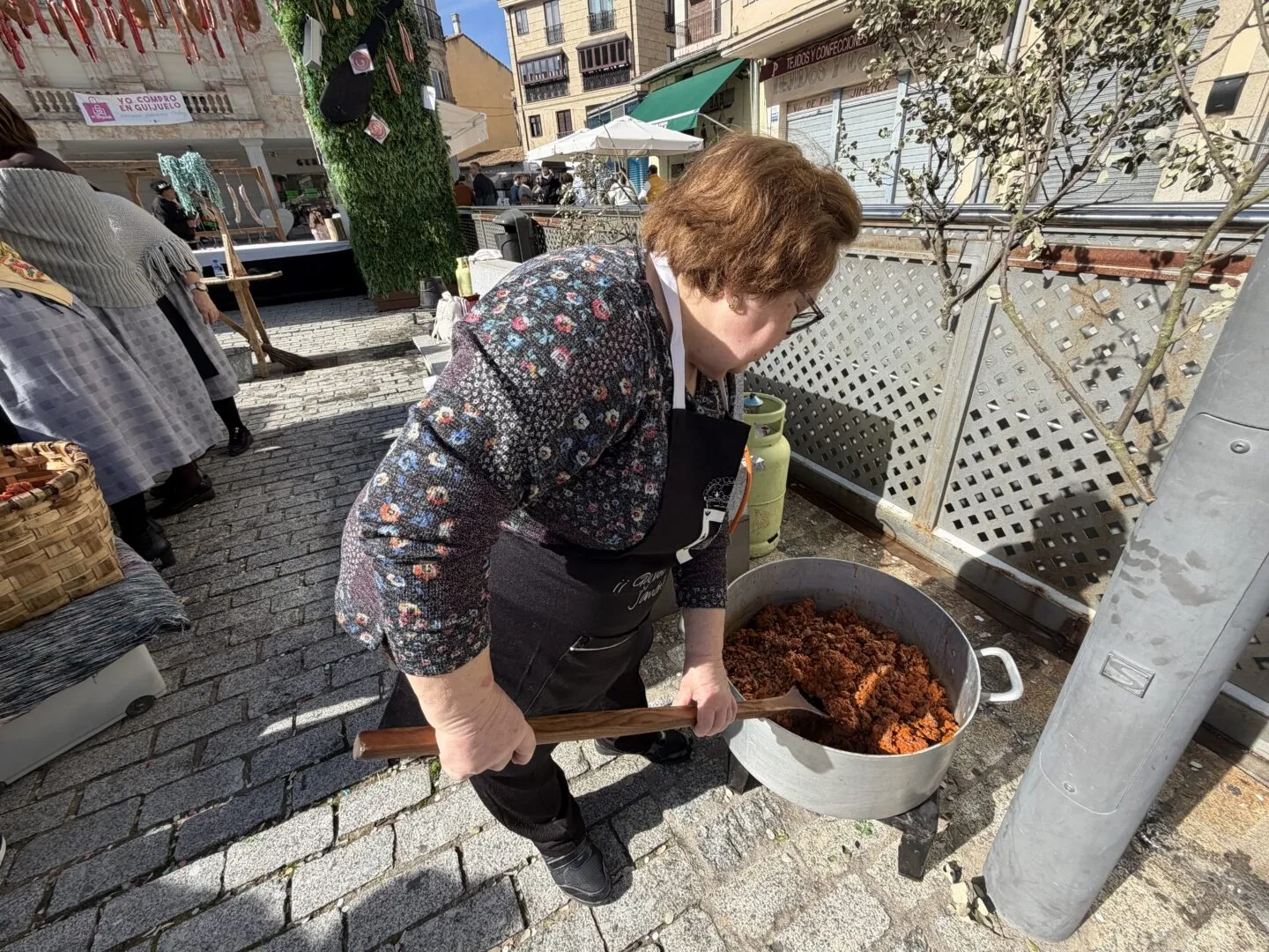 Foto 5 - FOTOS | Guijuelo estrena la Fiesta del Mondongo con una comida popular para 400 personas