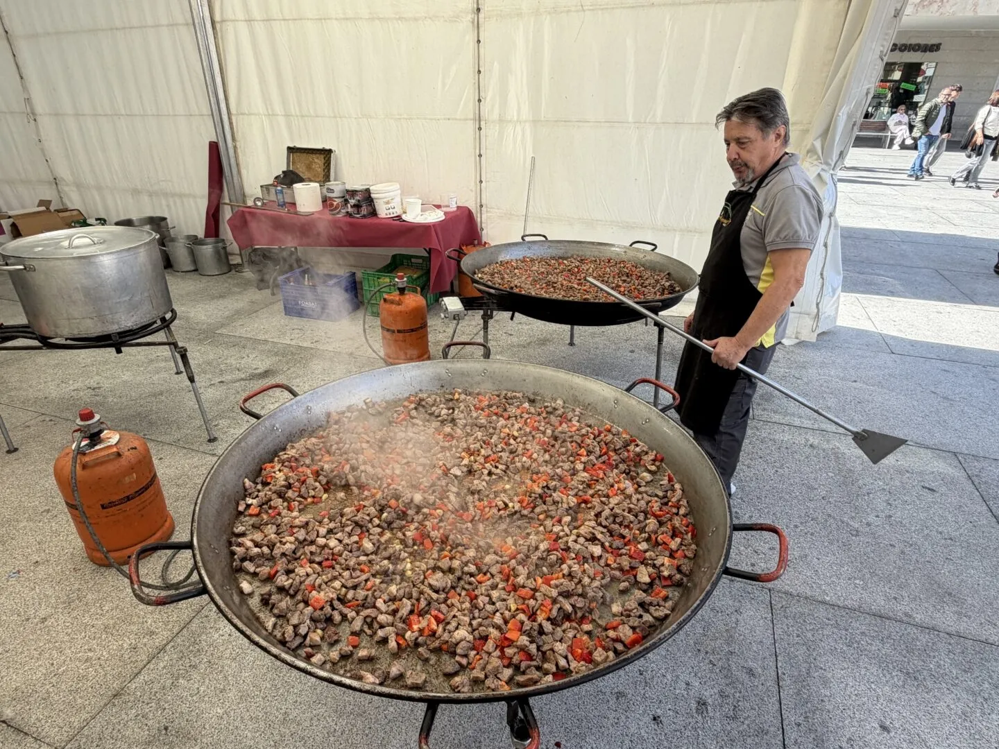 Foto 7 - FOTOS | Guijuelo estrena la Fiesta del Mondongo con una comida popular para 400 personas