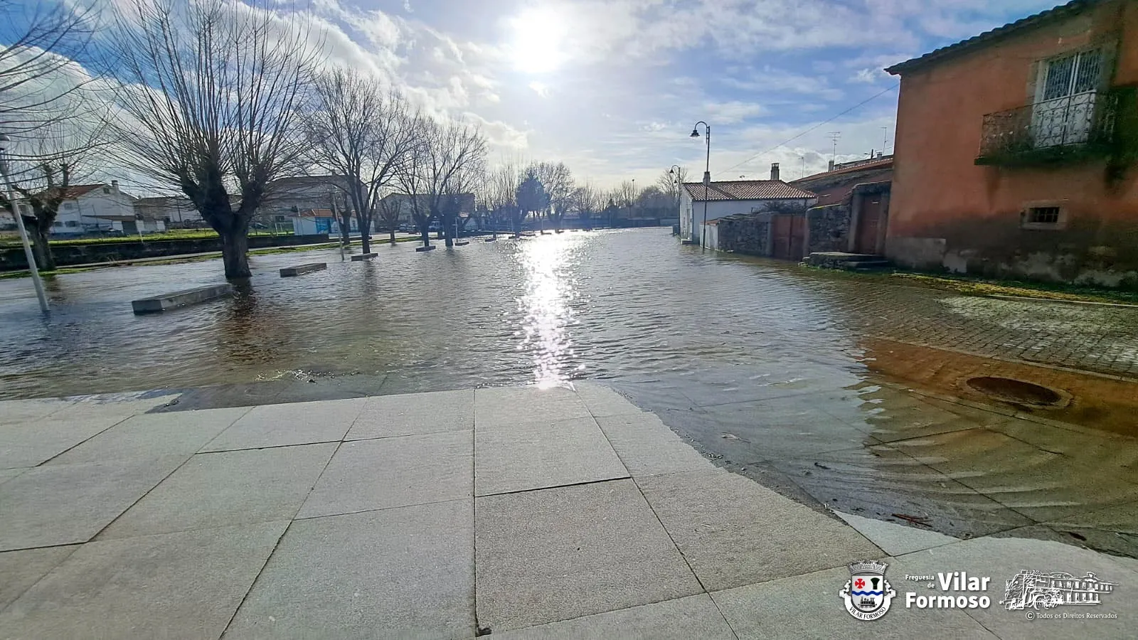Foto 3 - El mercadillo de Vilar Formoso se suspende por el mal tiempo