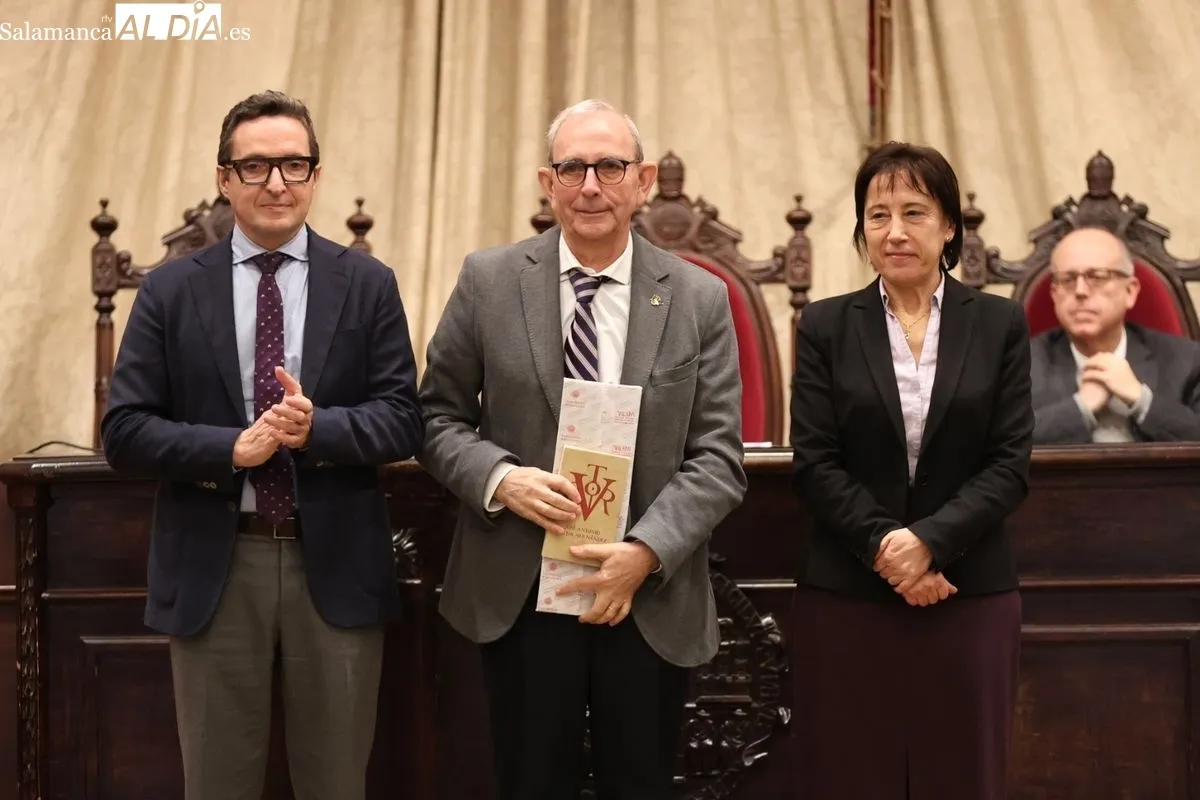 Homenaje de la USAL a los 61 profesores e investigadores que se jubilan este curso. Foto de David Sañudo