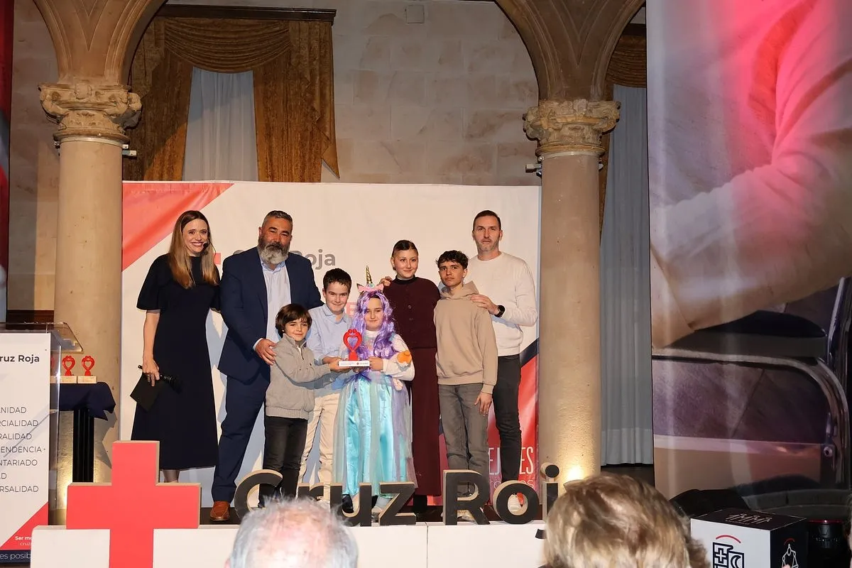 Foto 2 - Cruz Roja premia a los alumnos de Ciudad Rodrigo que ayudaron tras la DANA en Valencia