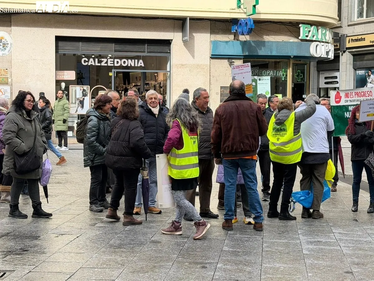 Protestas en el Liceo por las plantas de biogás en Salamanca. Foto de Vanesa Martins