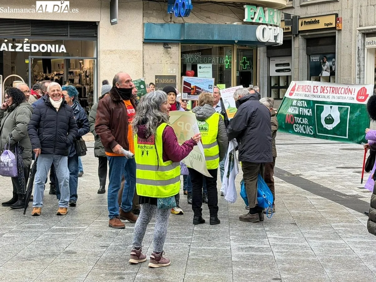 Protestas en el Liceo por las plantas de biogás en Salamanca. Foto de Vanesa Martins