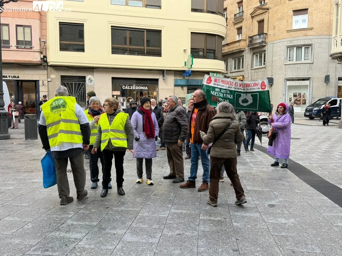 Protestas en el Liceo por las plantas de biogás en Salamanca. Foto de Vanesa Martins