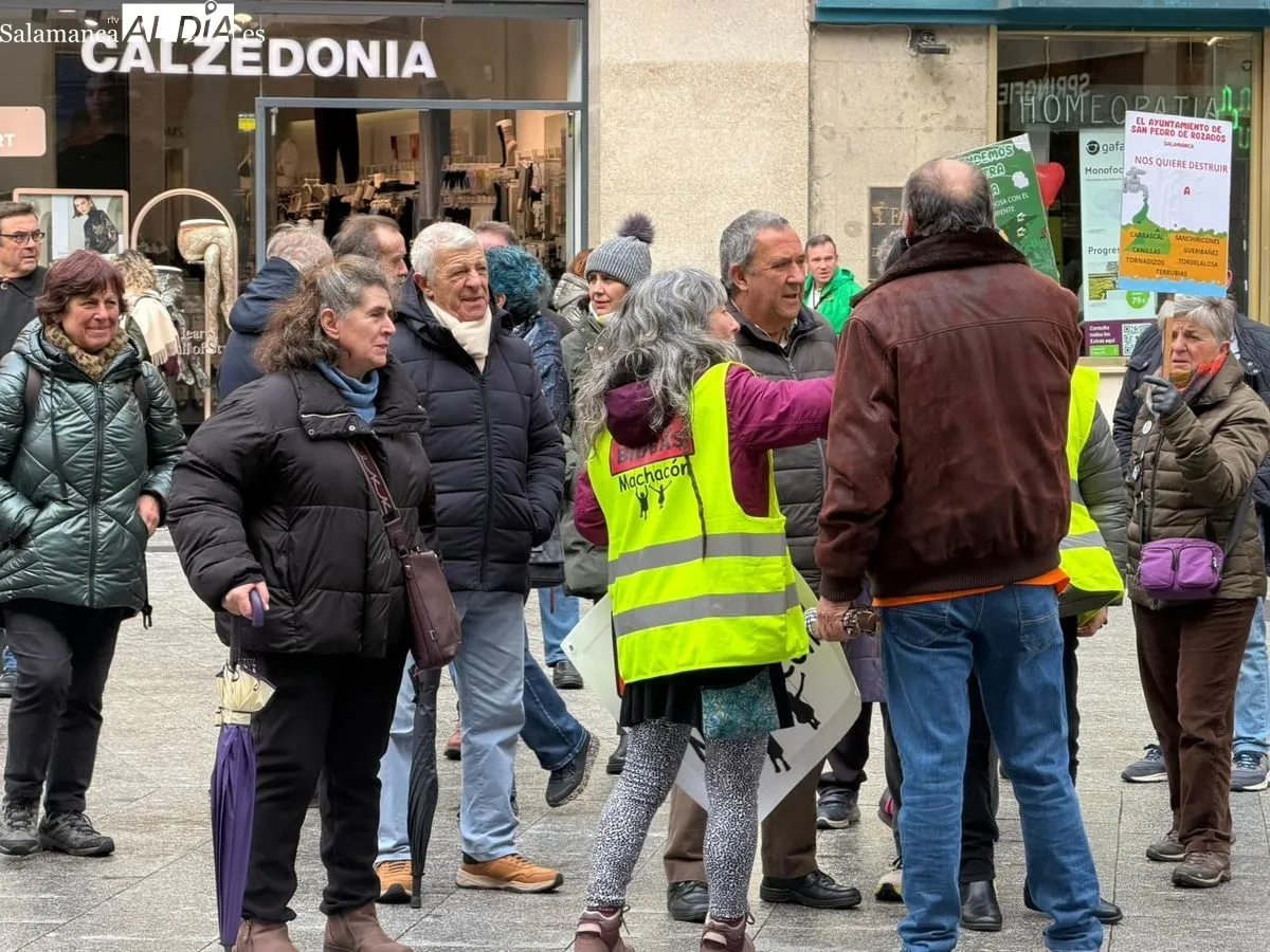 Protestas en el Liceo por las plantas de biogás en Salamanca. Foto de Vanesa Martins