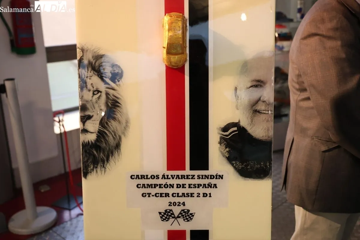 Dos nuevas obras en el Museo de Automoción para homenajear a los salmantinos campeones de España de Turismos. Foto de David Sañudo