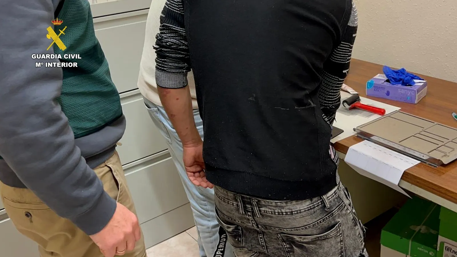 Foto 2 - La Guardia Civil desarticula un grupo de estafadores online con v&iacute;ctimas en Salamanca