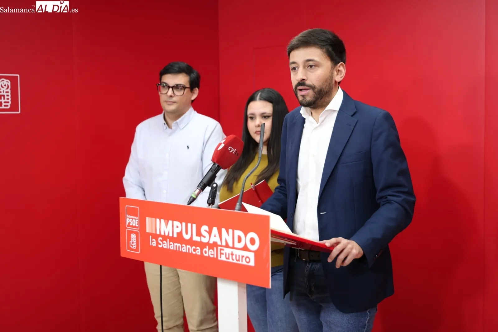 Fran Díaz, Claudia Martín y Kevin Pérez, del PSOE Salamanca | Fotos: David Sañudo