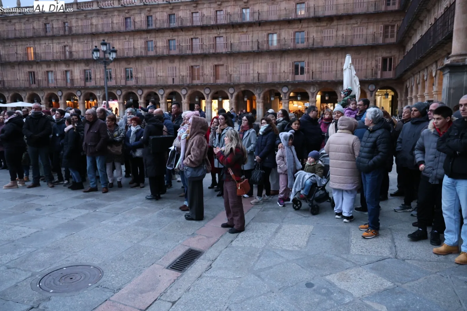 Emotiva suelta de globos y reivindicación de Pyfano en el corazón de Salamanca | Fotos: David Sañudo