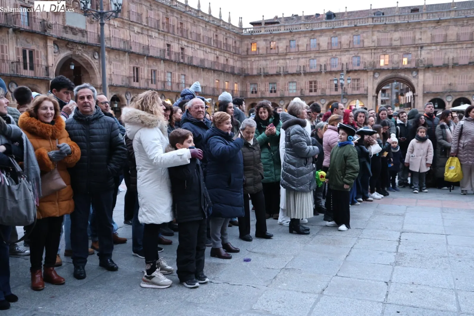 Emotiva suelta de globos y reivindicación de Pyfano en el corazón de Salamanca | Fotos: David Sañudo