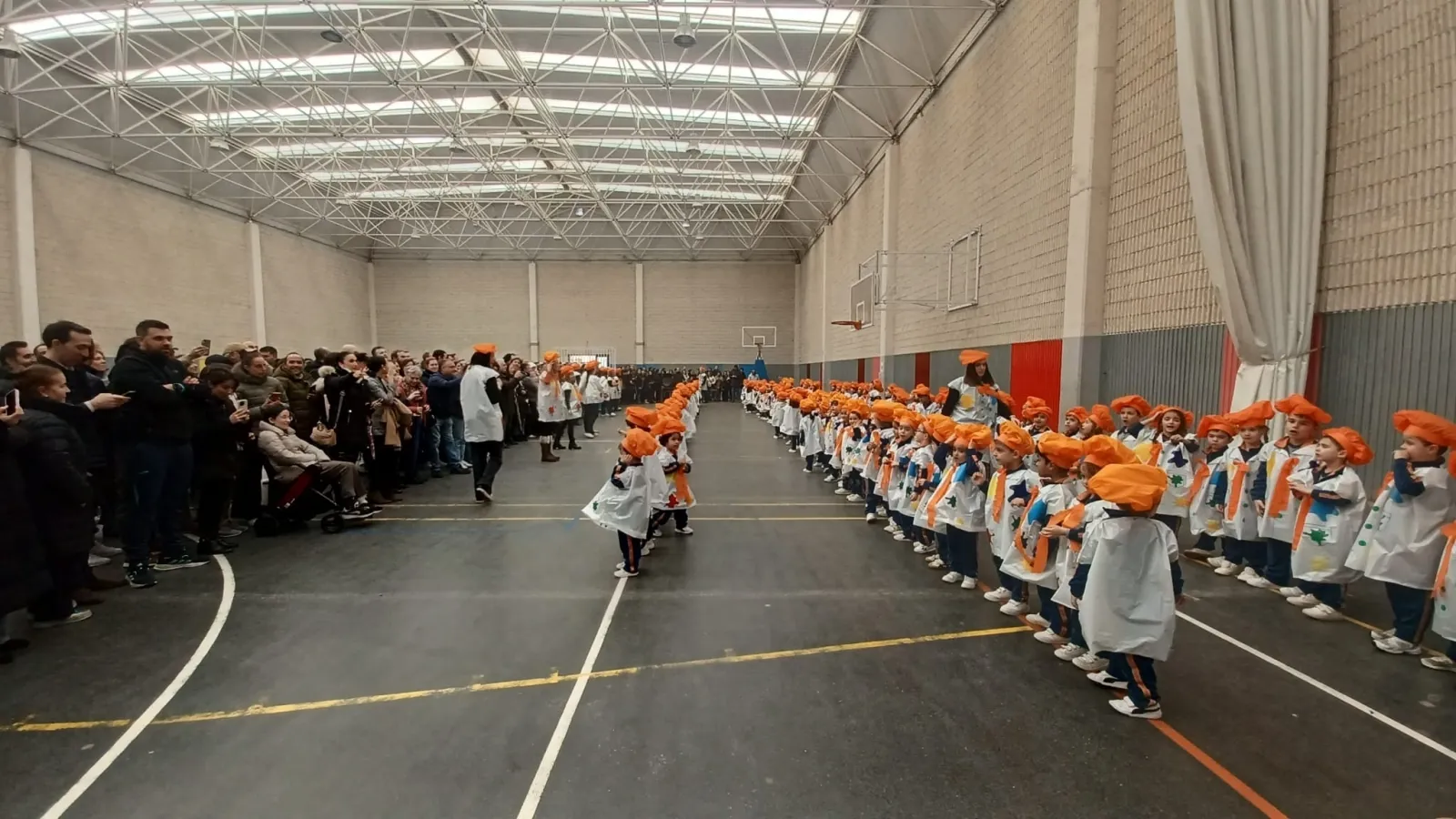 Foto 2 - El Colegio Calasanz transforma su Carnaval en una galer&iacute;a de arte con 'Peque&ntilde;os Grandes Pintores' (Fotos) 