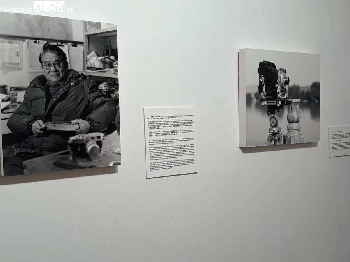 El Palacio de Garcigrande inaugura la muestra 'Corazón entre espejos', que reúne la obra del histórico fotógrafo chino Guo Xiqí y su bisnieta Ruan Sijie. Foto V. M.
