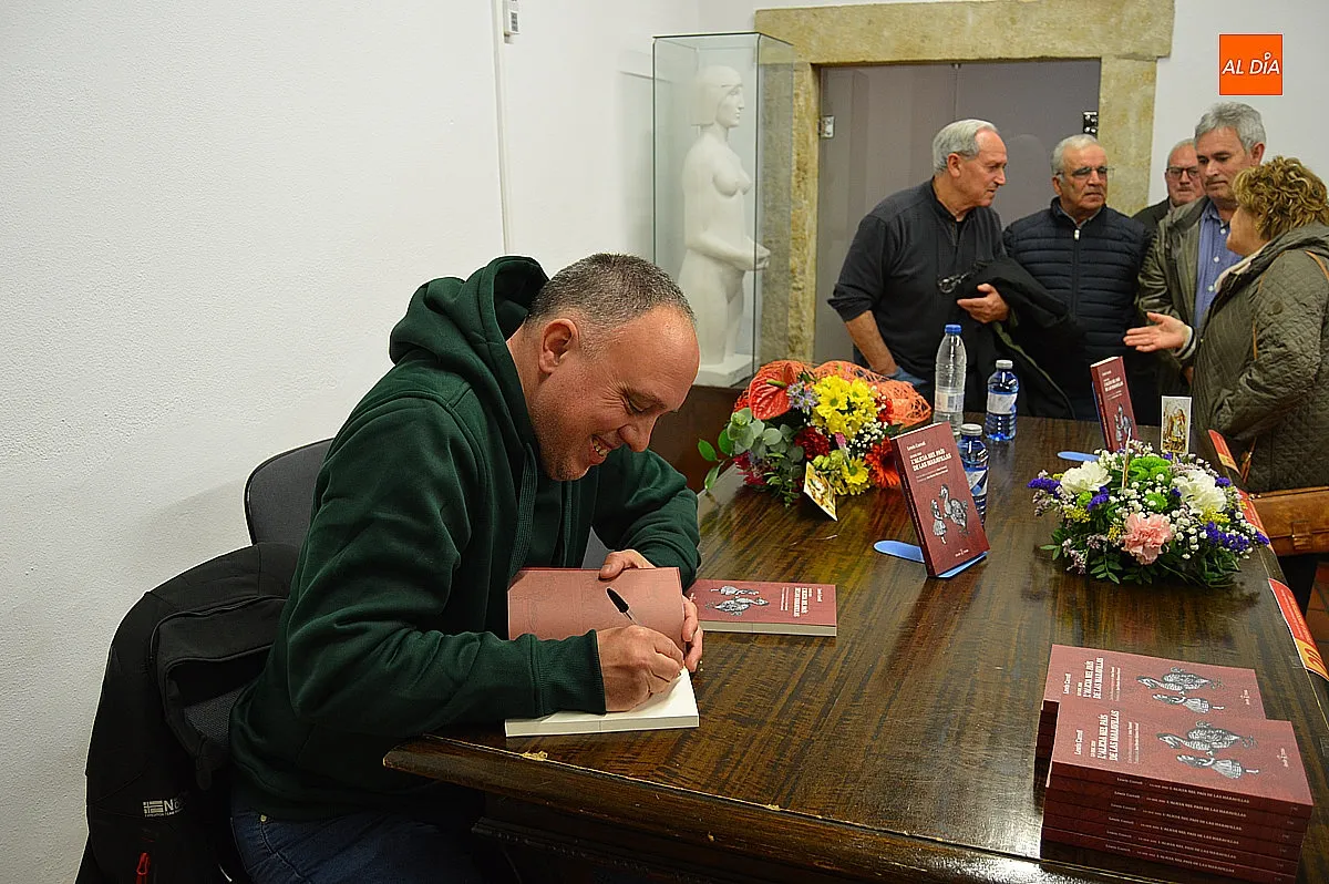 Presentación de la traducción al palra del libro Alicia en el País de las Maravillas 