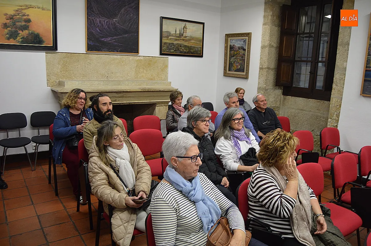 Presentación de la traducción al palra del libro Alicia en el País de las Maravillas 