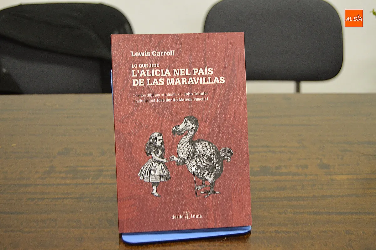 Presentación de la traducción al palra del libro Alicia en el País de las Maravillas 