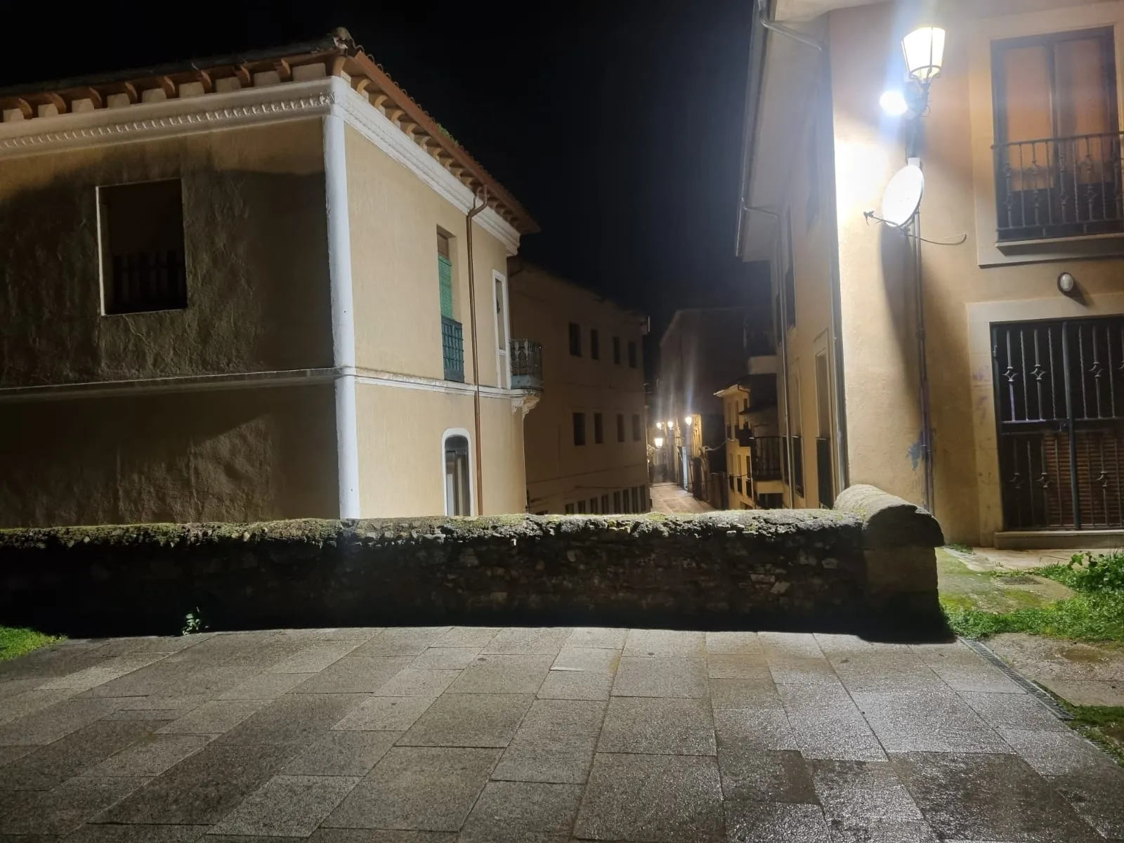 Foto 3 - Ciudad Rodrigo refuerza la iluminaci&oacute;n en todo el recorrido del Carnaval del Toro