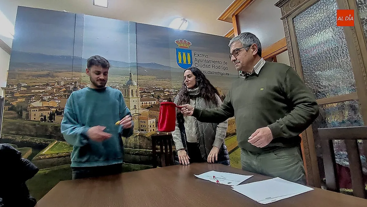 Sorteo del orden de salida del desfile de carrozas de Carnaval del Toro 2026