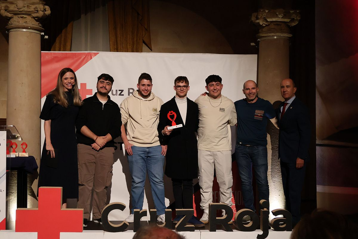 Cruz Roja premia al IES Tierra por su ayuda en la DANA