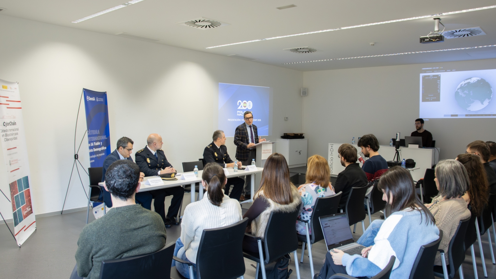 C1B3RWALL ACADEMY 2026: formación ciberseguridad USAL y Policía