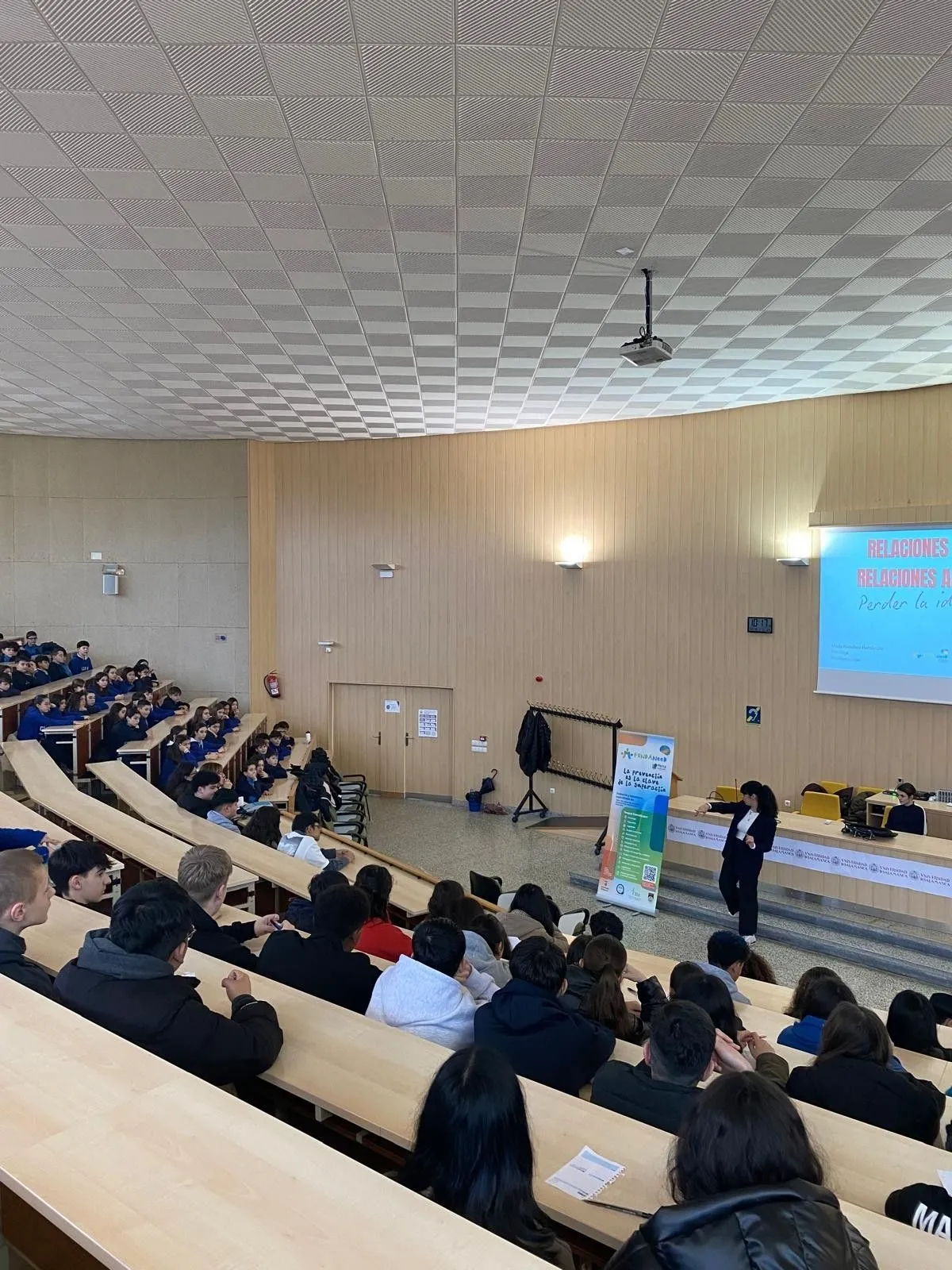 Foto 2 - Fundaneed re&uacute;ne a m&aacute;s de un centenar de alumnos de la ESO para abordar la educaci&oacute;n afectivo-sexual