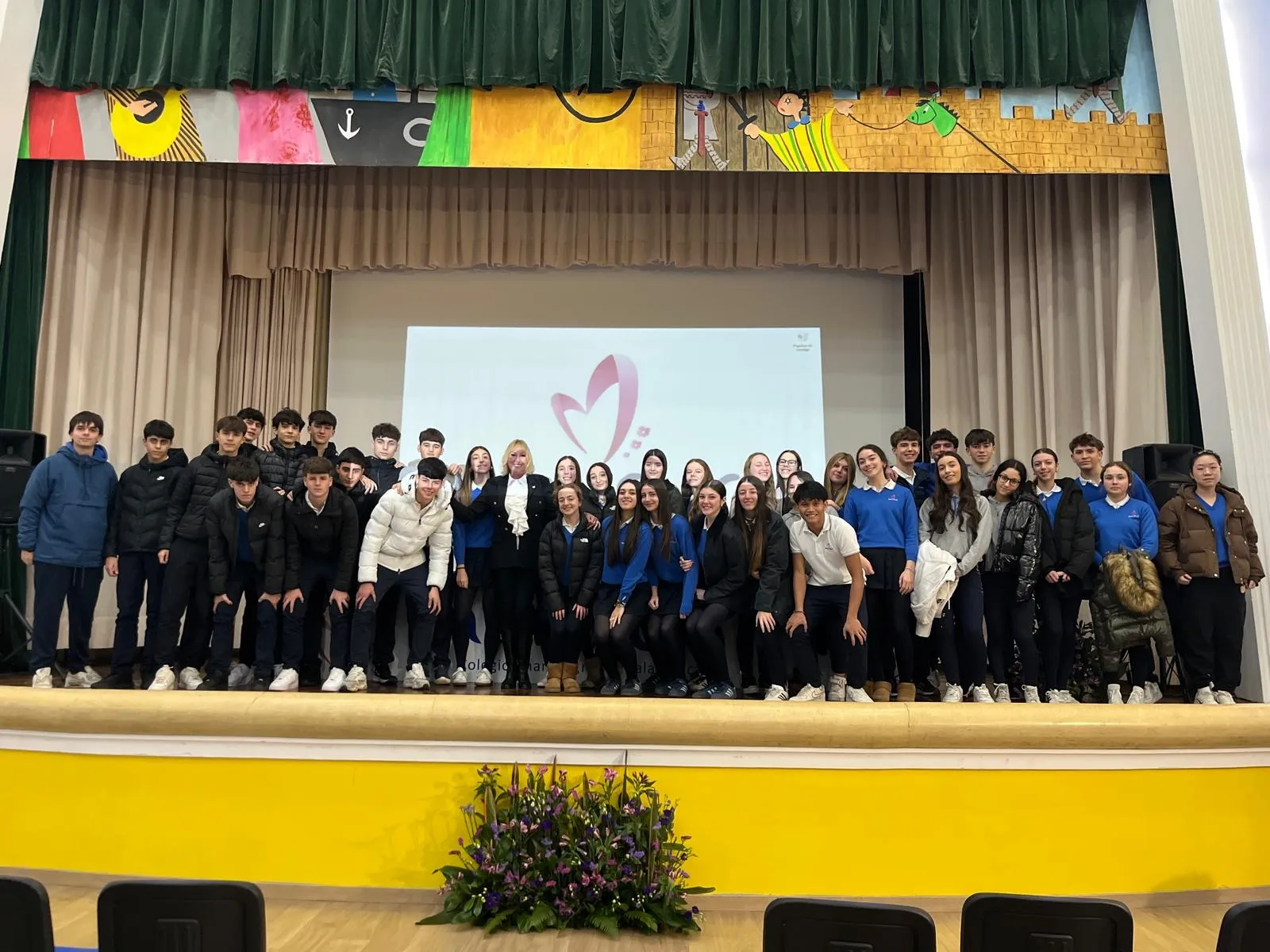 Foto 3 - Interesante encuentro sobre la memoria de las v&iacute;ctimas del terrorismo con escolares de Salamanca