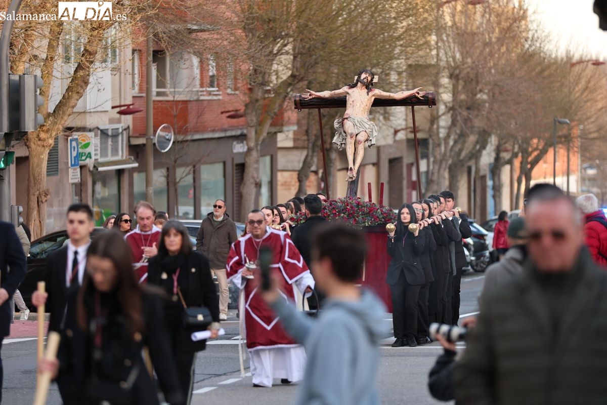 VÍDEO Y FOTOS | Fervor en el tradicional Vía Crucis de Jesús del Perdón en Salamanca