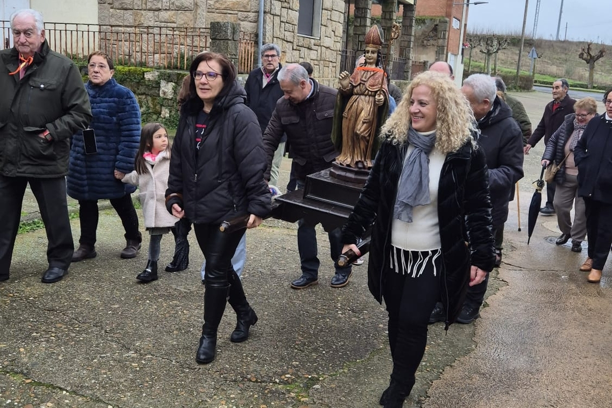 Fiestas de San Blas en La Fregeneda: el hornazo, a cubierto