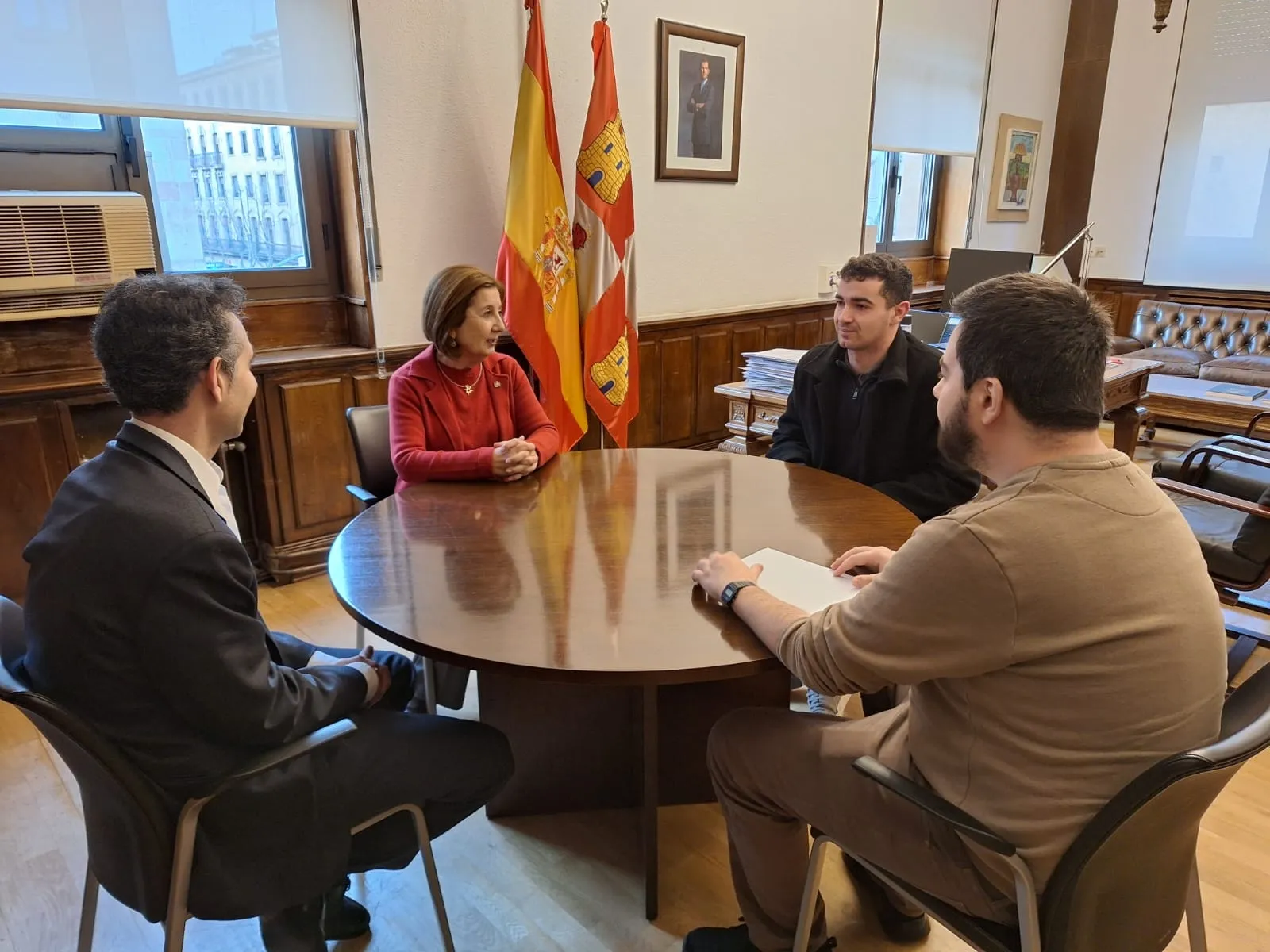 Alumnos de Ciencias Políticas de la USAL se forman durante cuatro meses en la Subdelegación