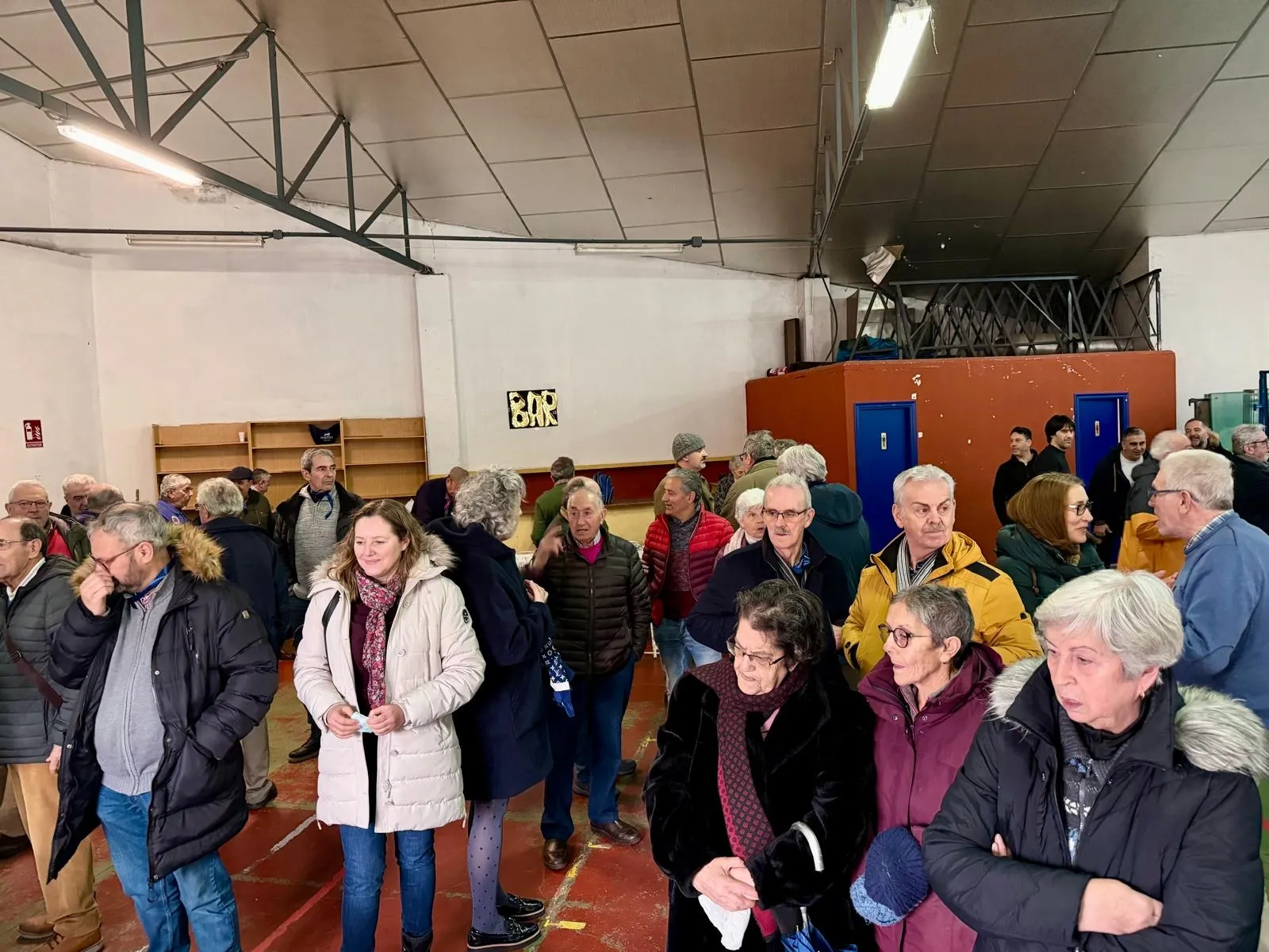 La Vellés celebra San Blas recuperando la 'chita', su histórica medida agraria de 1861