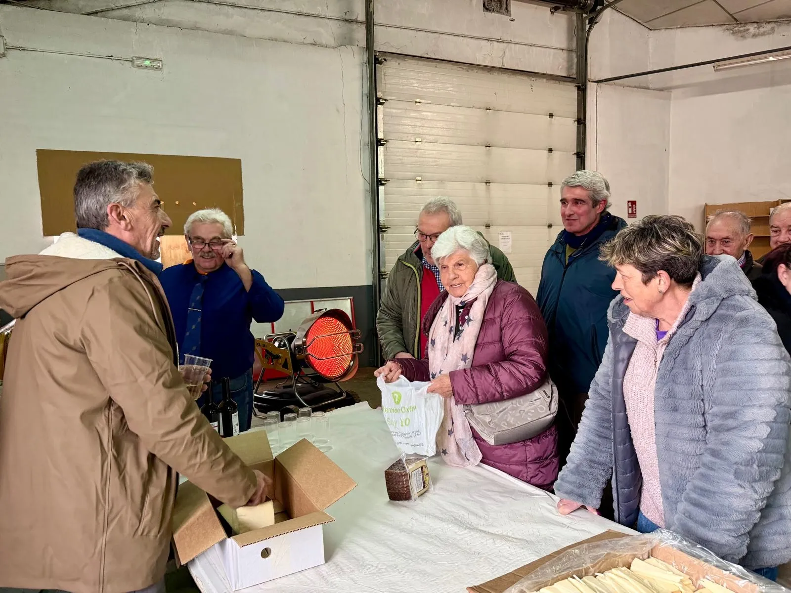 La Vellés celebra San Blas recuperando la 'chita', su histórica medida agraria de 1861