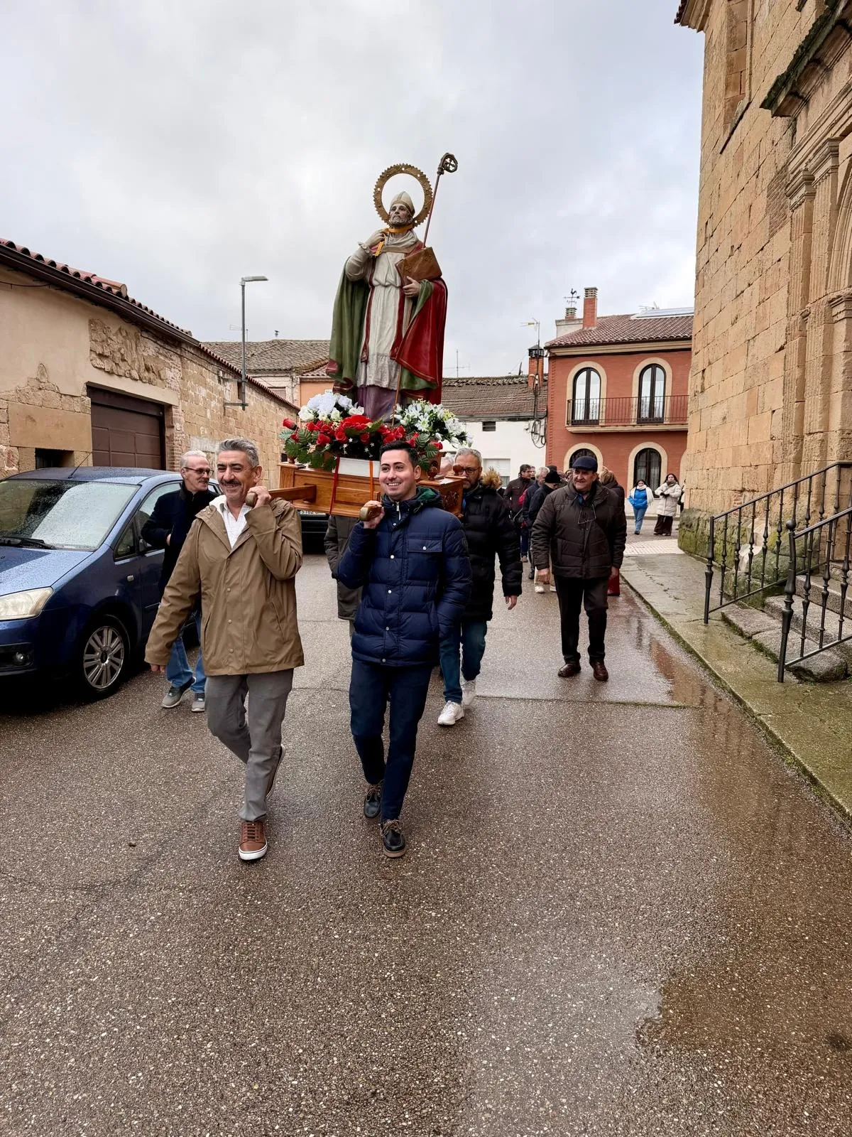 La Vellés celebra San Blas recuperando la 'chita', su histórica medida agraria de 1861