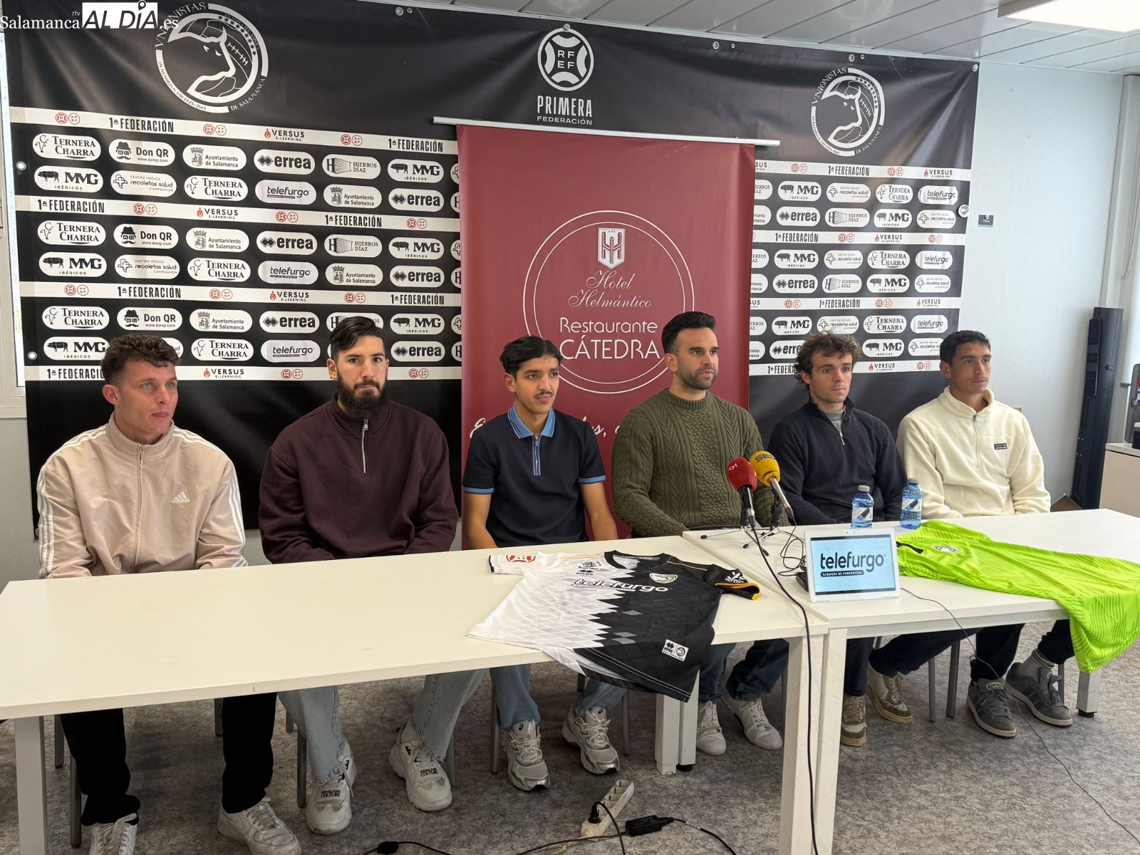 Antonio Paz no da la cifra del traspaso de Abde en Unionistas, explica el polémico fichaje de Saidi y ve una mejor plantilla