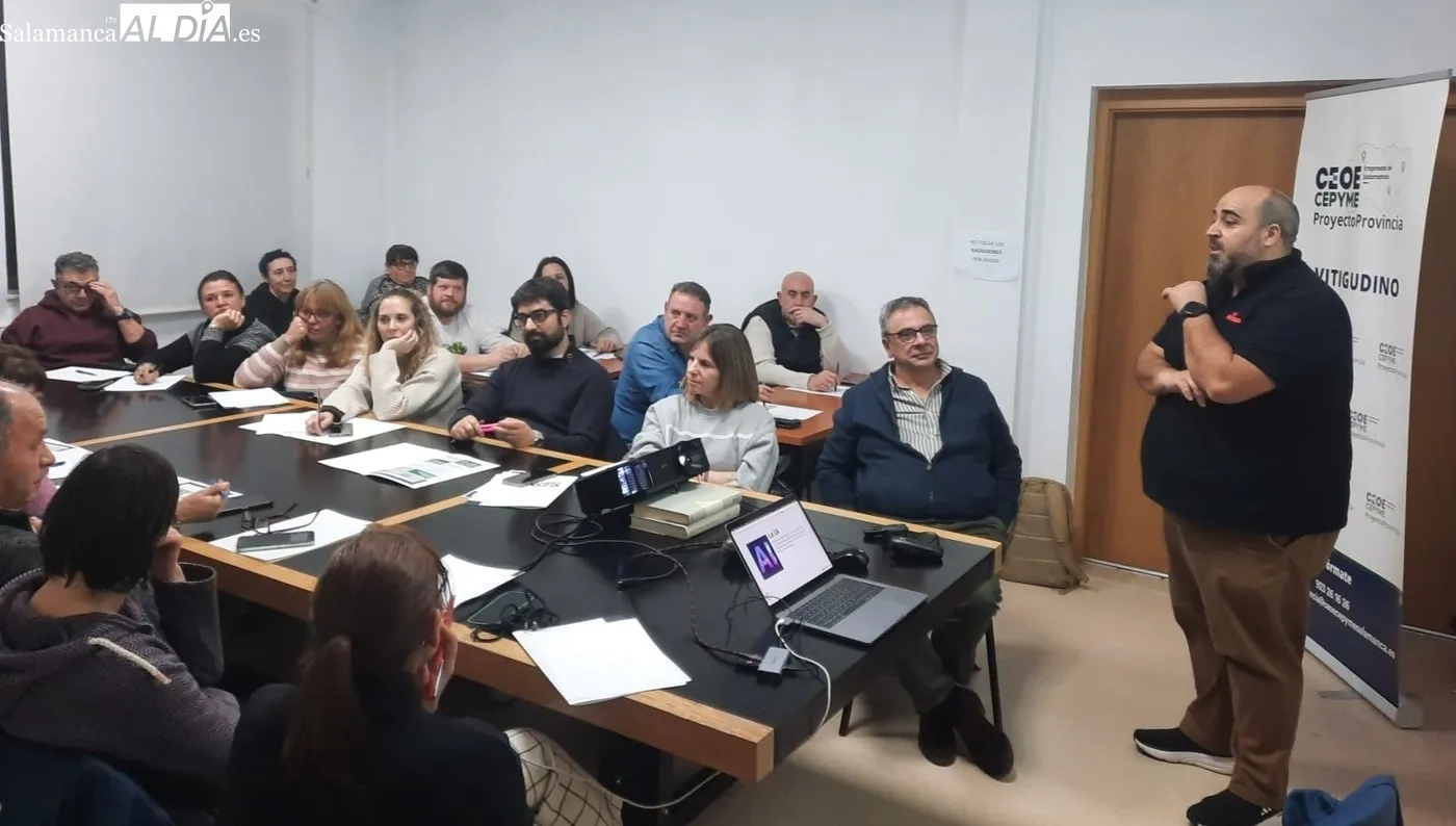 Taller de IA ofreccido por CEOE-CEPYME en Vitigudino 