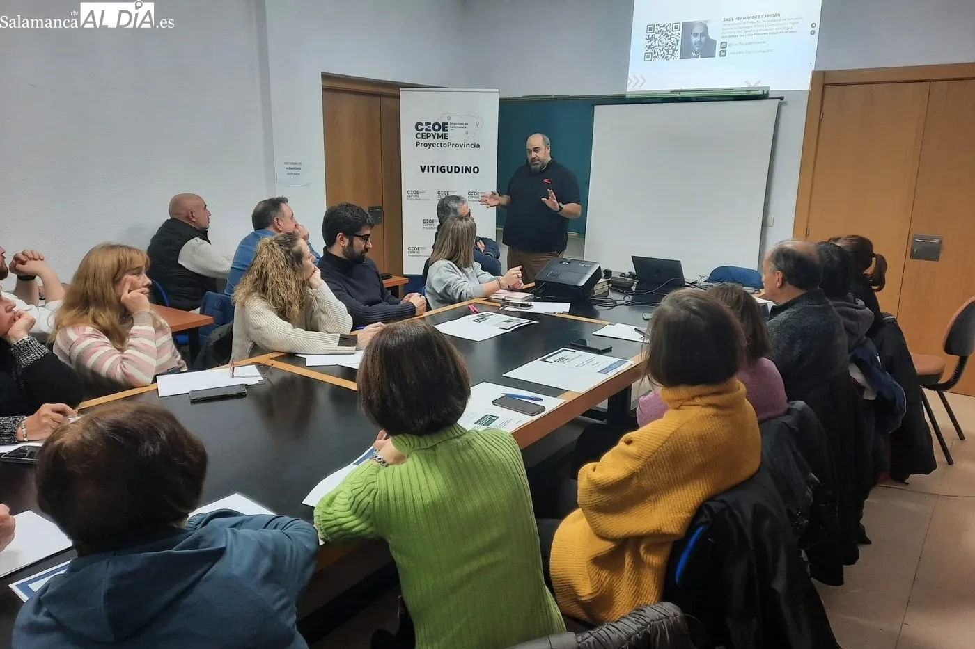 Taller de IA ofreccido por CEOE-CEPYME en Vitigudino 