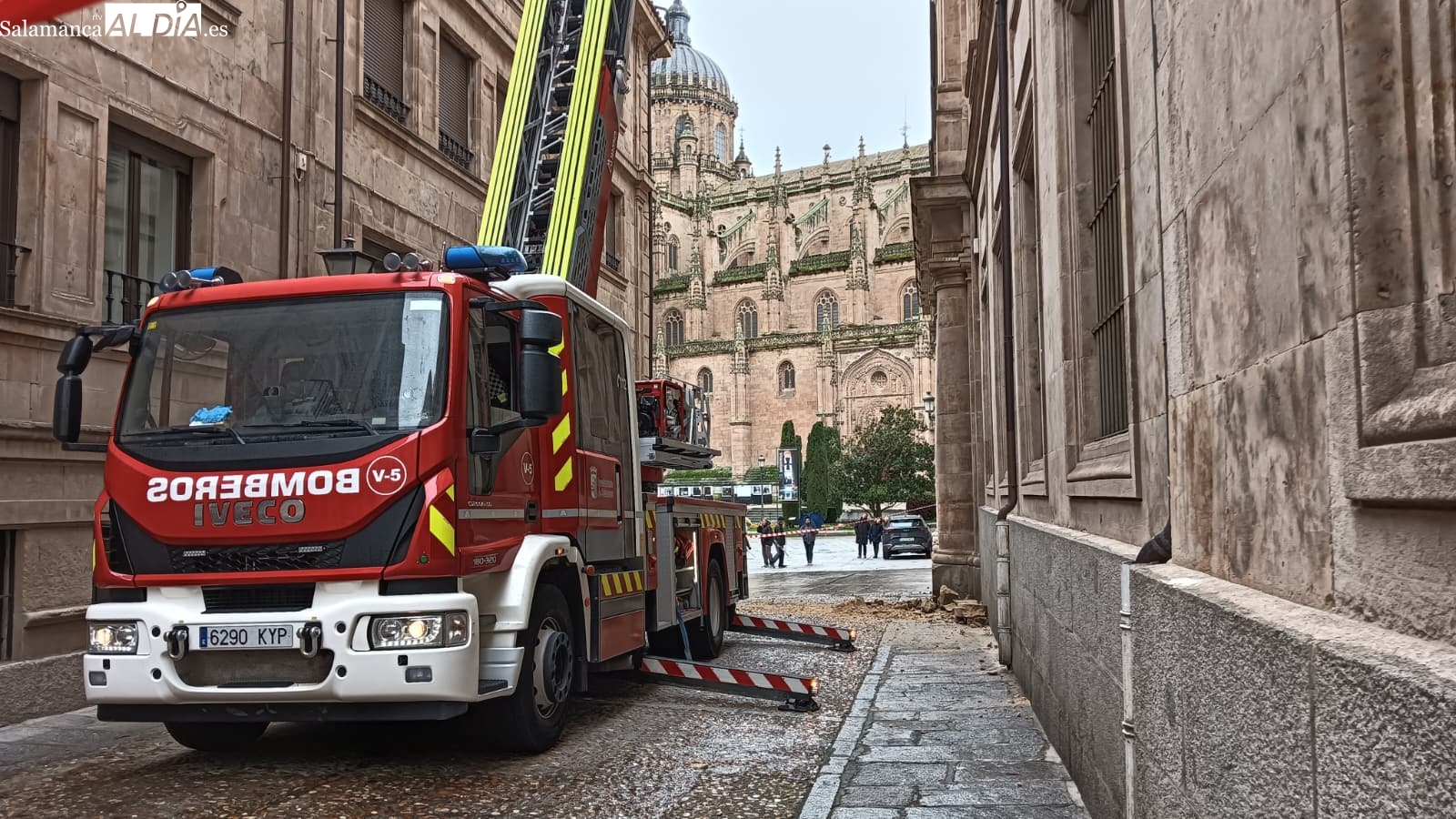 Cae una cornisa de la Facultad de Traducción en Salamanca