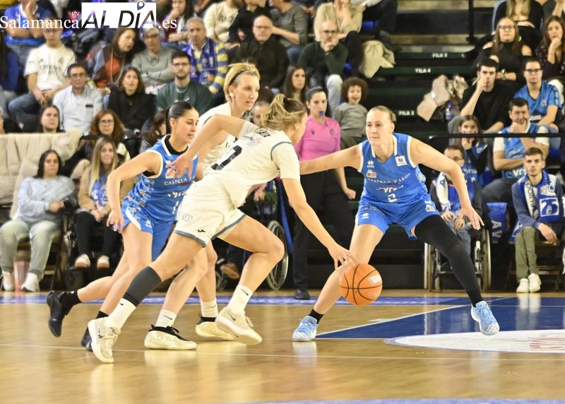 FOTOS Y VÍDEO | El Perfumerías Avenida sufre otro revés ante el Jairis y Würzburg señala directamente a una pitadísima Montañana (53-65)