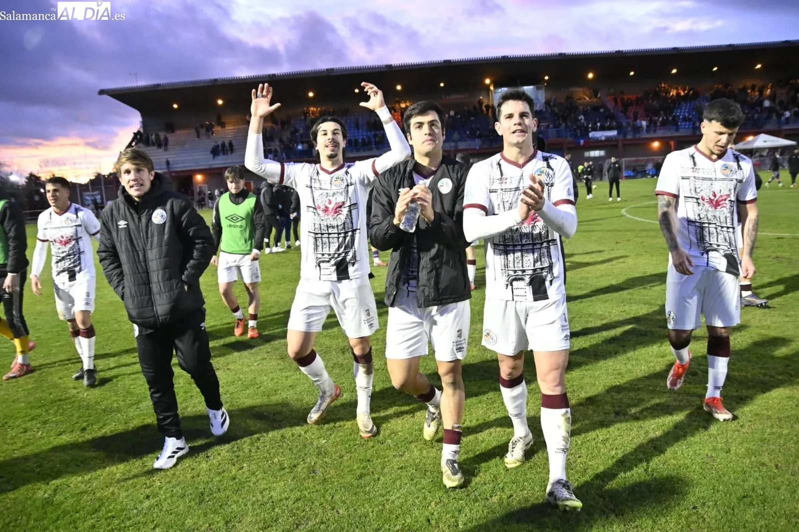 Foto 8 - FOTOS | Un doblete de 'S&uacute;per Javi Delgado' obra la remontada del Salamanca UDS en &Aacute;vila para volver al playoff en cuarta posici&oacute;n (1-2)