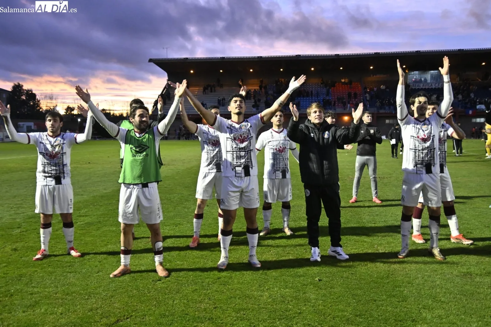 Foto 14 - FOTOS | Un doblete de 'S&uacute;per Javi Delgado' obra la remontada del Salamanca UDS en &Aacute;vila para volver al playoff en cuarta posici&oacute;n (1-2)