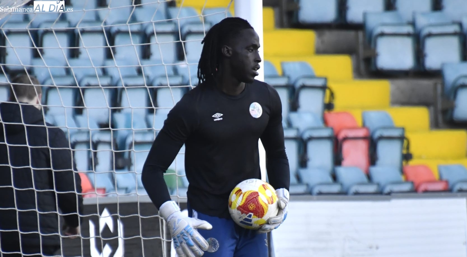 FOTOS | Leo Mendes se prueba con el grupo en el tramo abierto a la prensa del entrenamiento del Salamanca UDS en el Helmántico