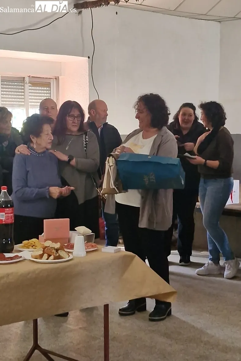 Homenaje a la enfermera Carmen Díez en Valderrodrigo / CORRAL