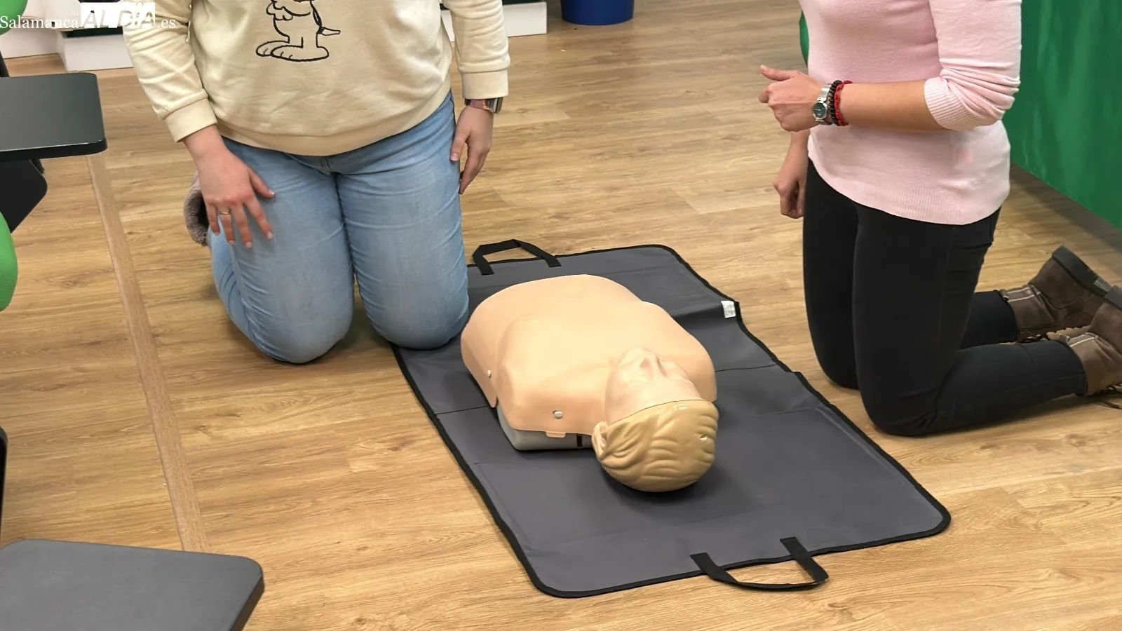 Curso especializado en CSIF Salamanca con el objetivo de convertir a sus delegados en instructores acreditados por el Plan Nacional de RCP | FOTOS: Vanesa Martins 